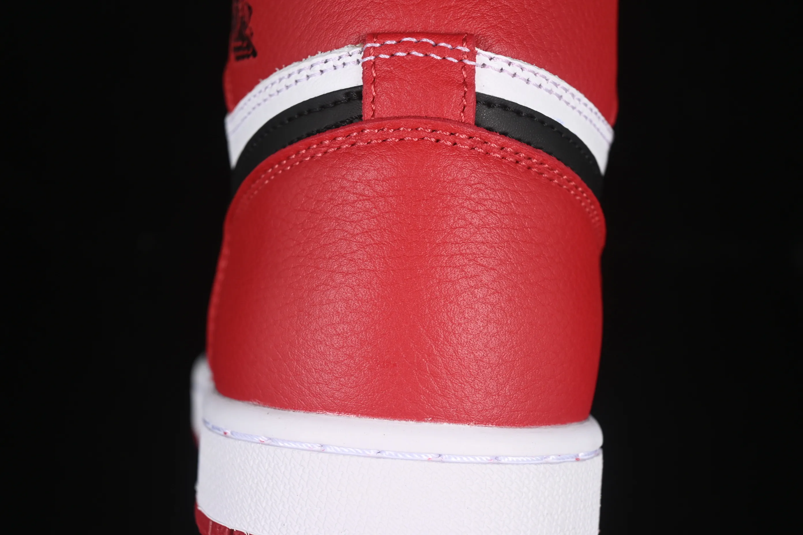 All categories Air Jordan Jordan series basketball shoes Air Jordan 1 High Air Jordan 1 High Retro OG AJ1 Joe 1 black toe high-top basketball shoes 555088-125